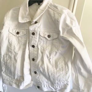 Like New Comfortable White Denim Jacket!